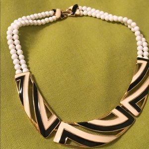 Black & white pearl necklace